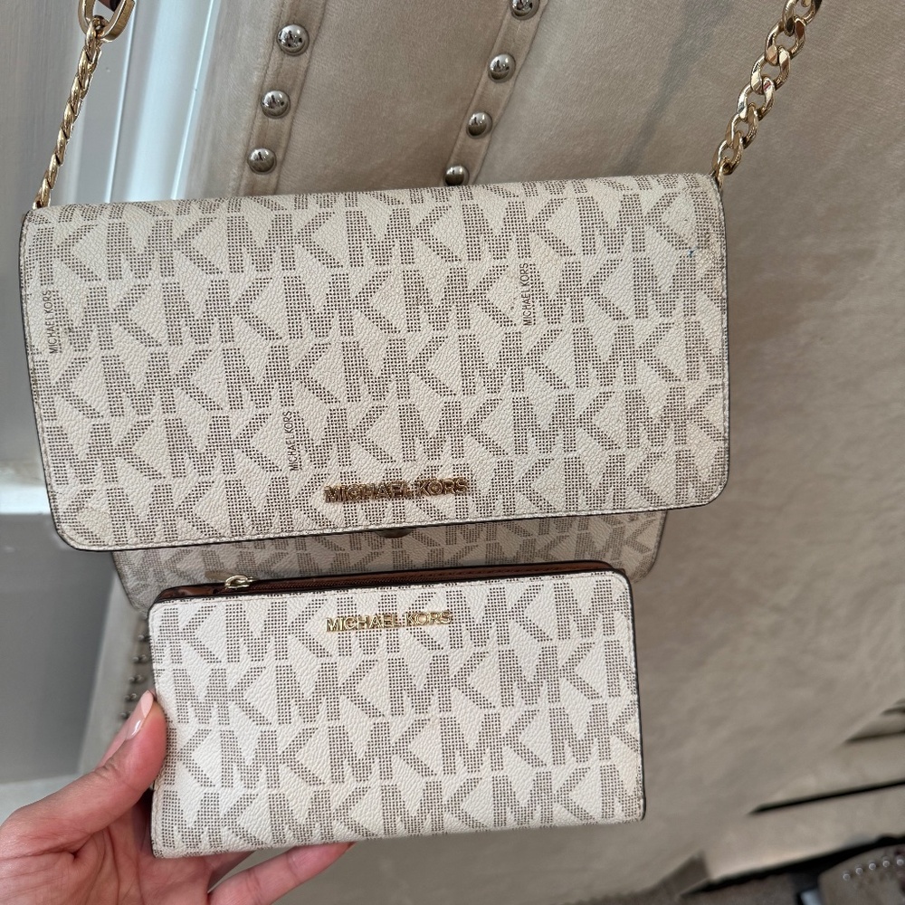 Michael Kors Crossbody & wallet